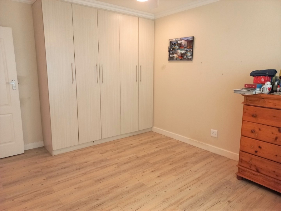 To Let 4 Bedroom Property for Rent in Kidds Beach Eastern Cape